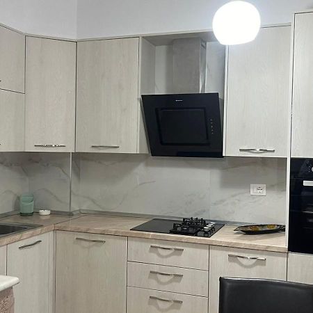 Visar Apartments فلورا المظهر الخارجي الصورة