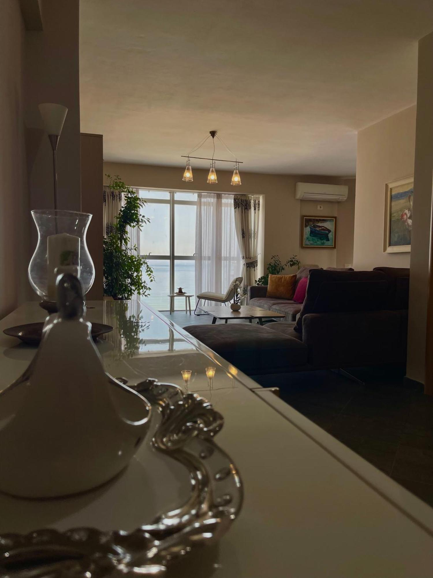 Visar Apartments فلورا المظهر الخارجي الصورة