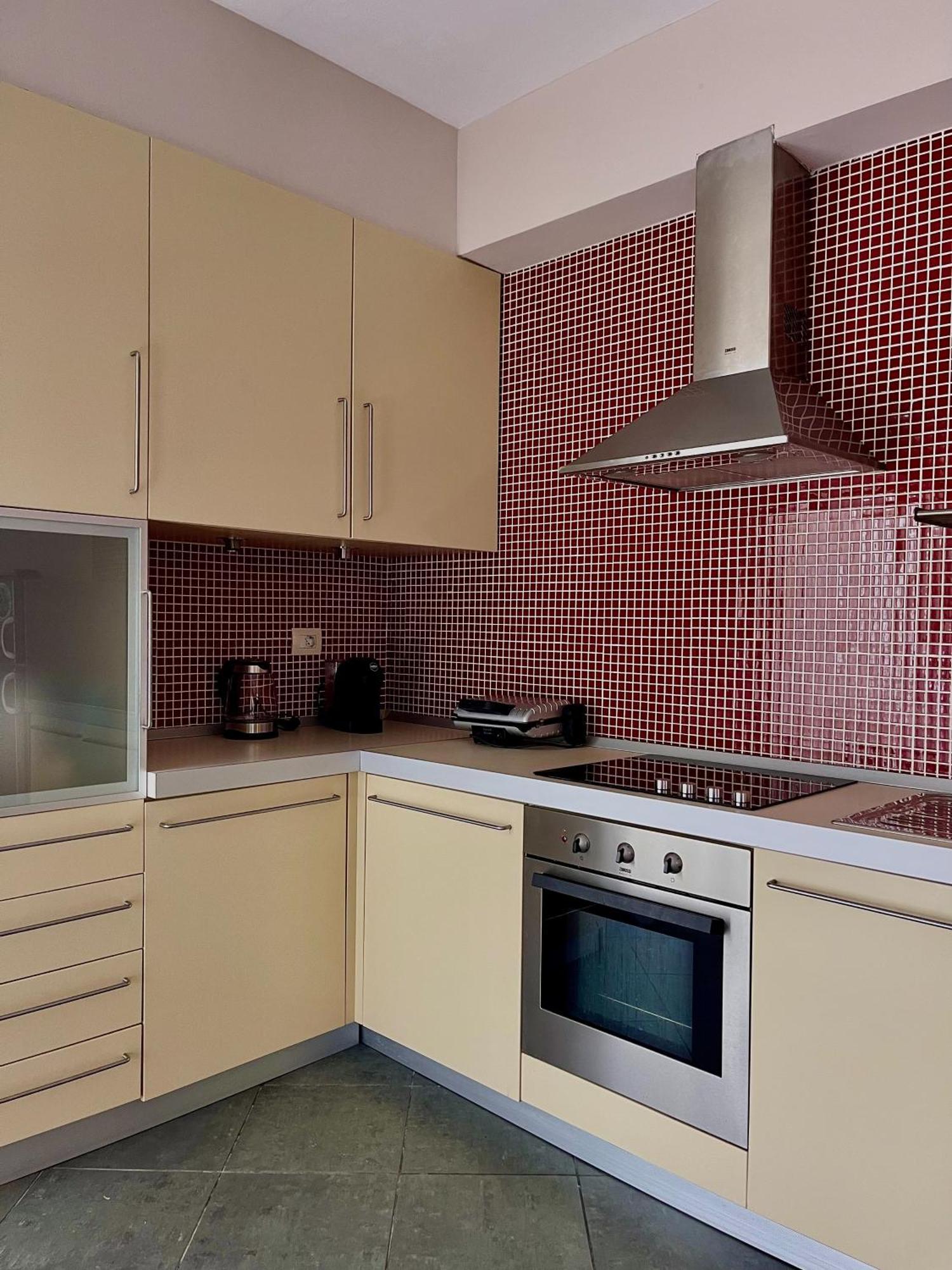 Visar Apartments فلورا المظهر الخارجي الصورة